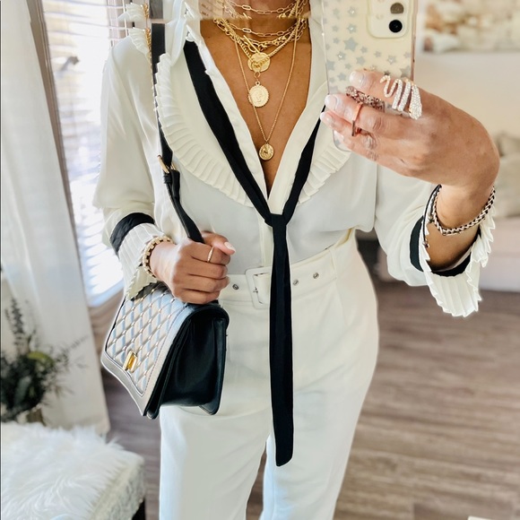 Meet Your Posher/Buyer - Picture 9 of 16